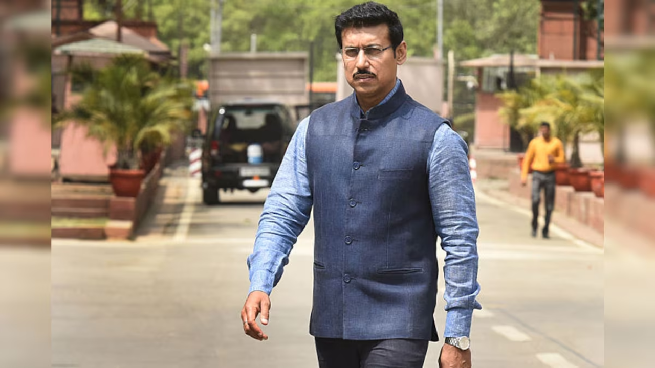 ओलंपिक विजेता, सांसद से लेकर केंद्रीय मंत्री तक, कौन है राज्यवर्धन राठौड़ जो अब आजमाएंगे विधानसभा में किस्मत